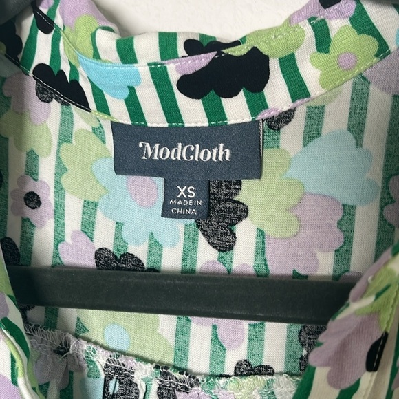 ModCloth Retro 70s Floral Stripe Tank Blouse | Size XS - Picture 2 of 5